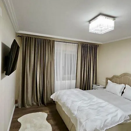 In With 3 Apartment