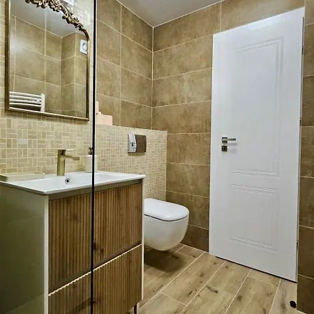 Apartment In With 3 *